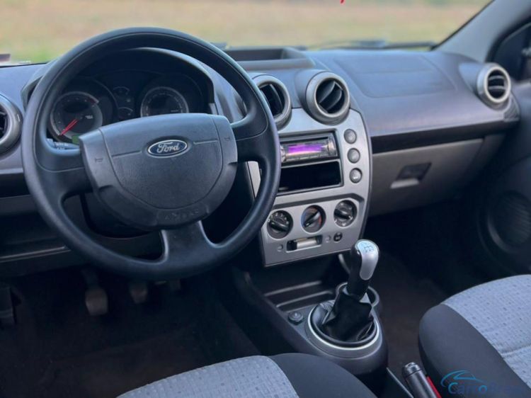 Samuel Automóveis | Fiesta Hatch 1.6 SE SEDAN 16V 13/14 - foto 10