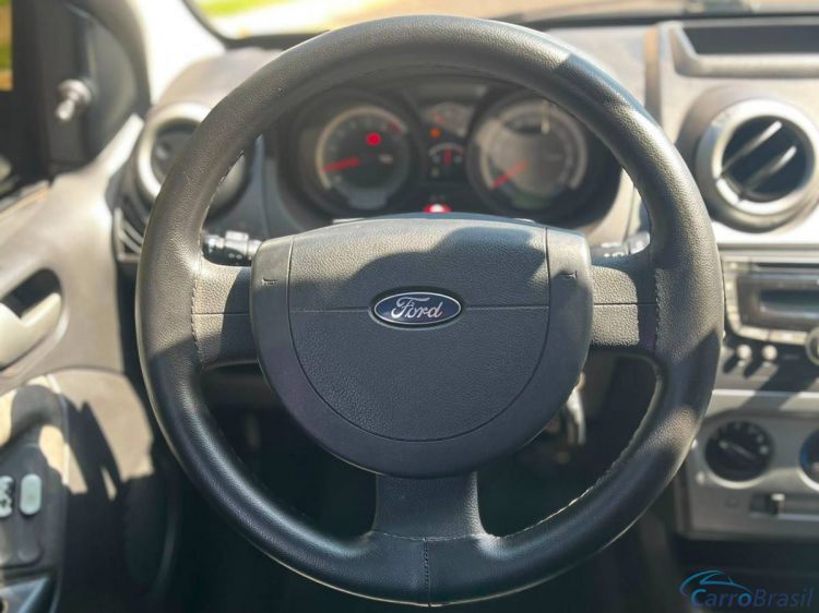 Samuel Automóveis | Fiesta Hatch 1.6 MPI CLASS HATCH 8V 11/12 - foto 10