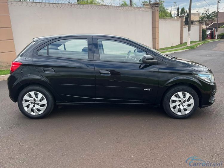 Samuel Automóveis | Onix 1.4 MPFI LT 8V 14/14 - foto 7