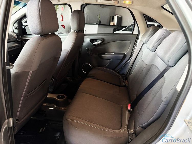 Gregolini Veículos | Grand Siena 1.4 MPI ATTRACTIVE 14/14 - foto 6