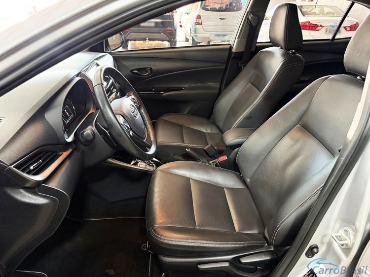 Gregolini Veículos | Yaris Sedan 1.5 16V XLS MULTIDRIVE 23/24 - foto 4