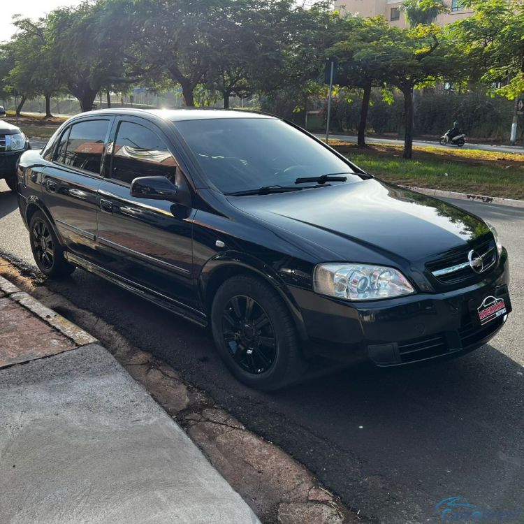 Ribeirania Motors | Astra Hatch Sedan 1.8 MPFI 8V 4p 03/04 - foto 6