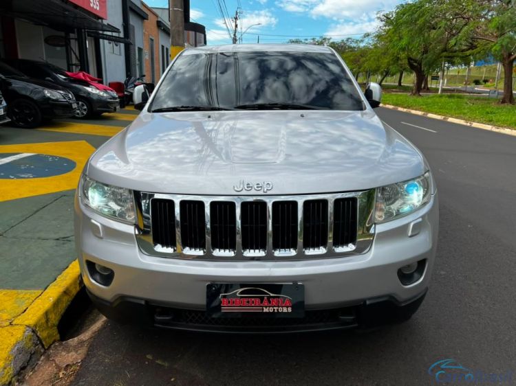 Ribeirania Motors | Grand Cherokee Cherokee Laredo 3.6 4x4 V6 Aut. 10/11 - foto 2