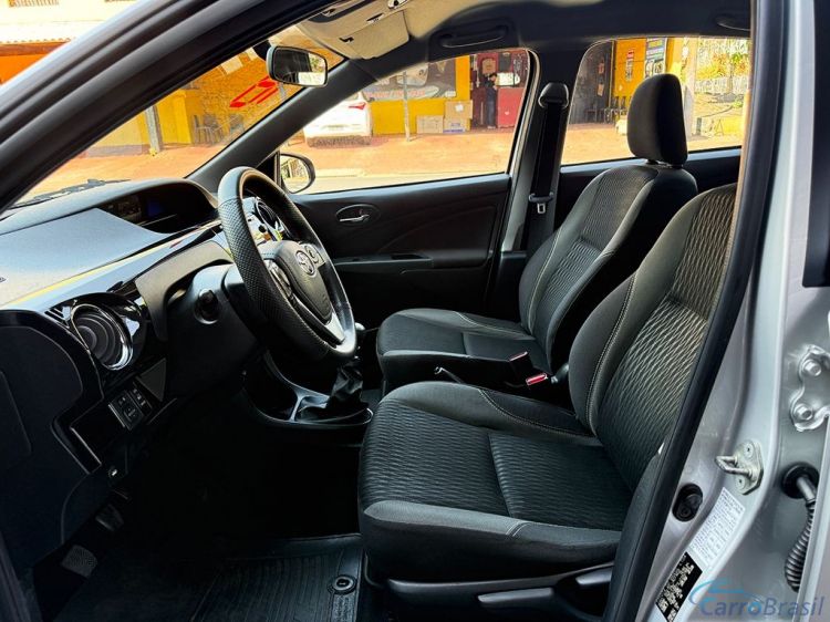 3D Multimarcas | Etios 1.5 XS SEDAN 16V 18/18 - foto 4