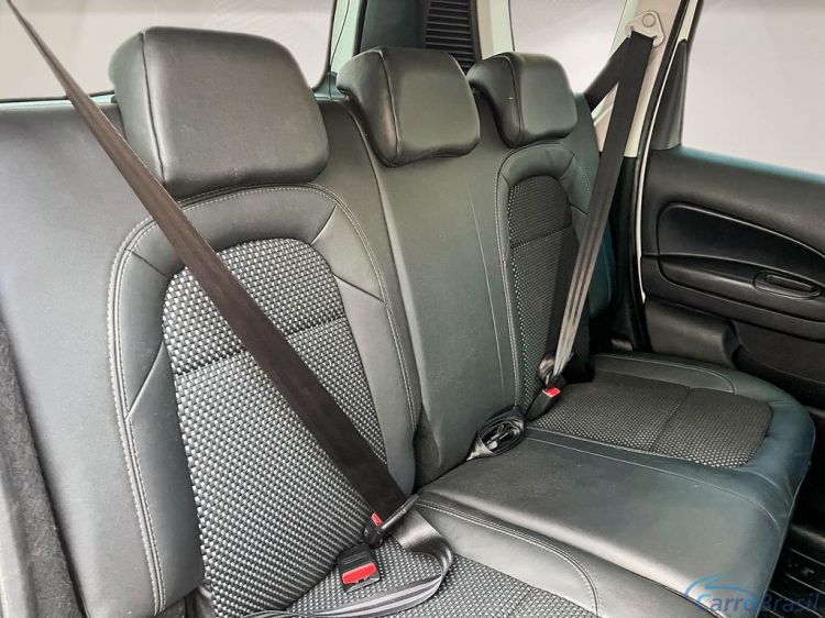 GL Veículos | Air Cross 14/15 - foto 8