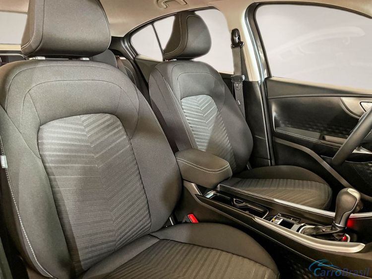 GL Veículos | Fastback 24/25 - foto 7