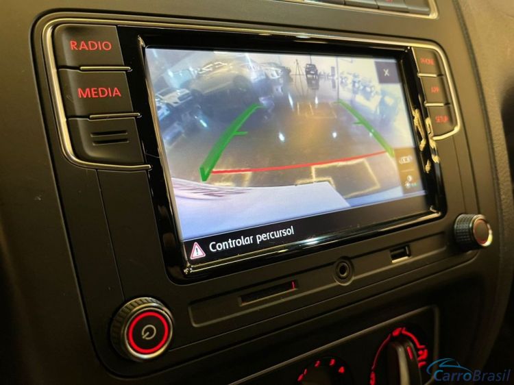 Batatais Veículos | Fox VolksWagen Fox Highline1.6 Flex 16V 5p - Prata - 2018 17/18 - foto 10