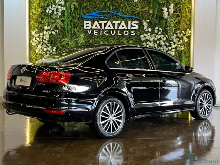Batatais Veículos | Jetta VolksWagen JETTA Highline 2.0 TSI 16V 4p Tiptronic - Preto - 2014 14/14 - foto 4