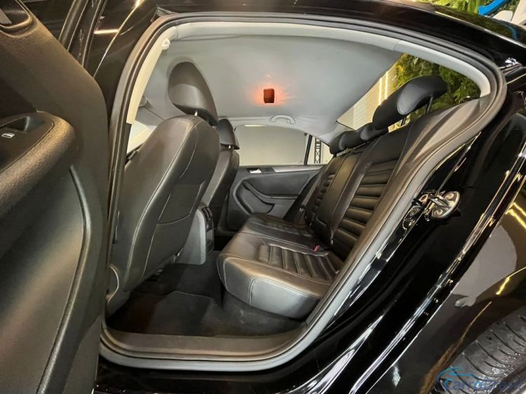 Batatais Veículos | Jetta VolksWagen JETTA Highline 2.0 TSI 16V 4p Tiptronic - Preto - 2014 14/14 - foto 7