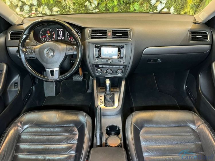Batatais Veículos | Jetta VolksWagen JETTA Highline 2.0 TSI 16V 4p Tiptronic - Preto - 2014 14/14 - foto 9