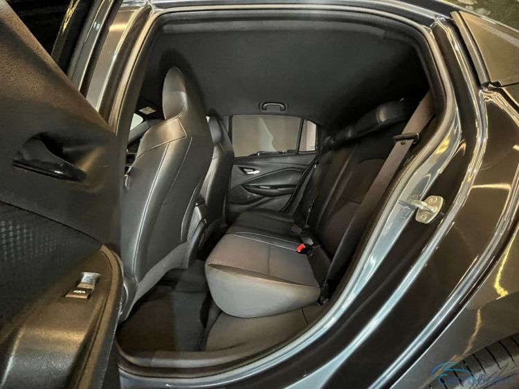 Batatais Veículos | Onix Chevrolet ONIX HATCH RS 1.0 TB 12V Flex 5p Aut. - Cinza - 2025 24/25 - foto 5