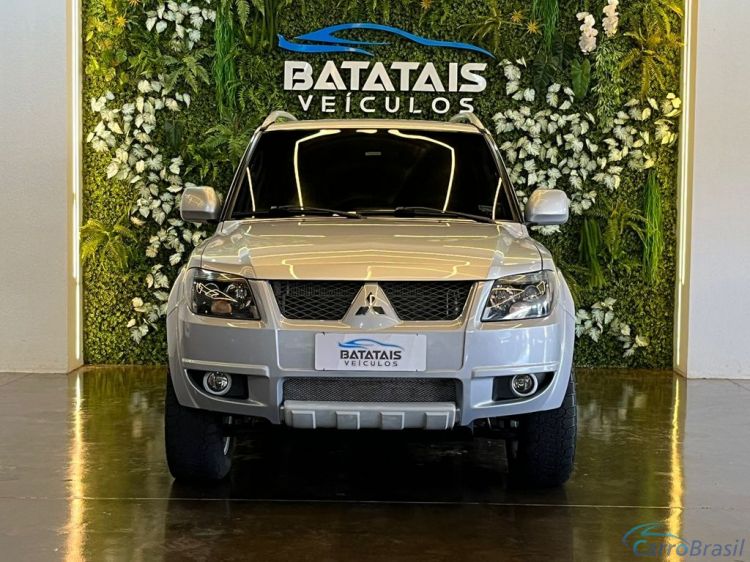 Batatais Veículos | Pajero Mitsubishi Pajero TR4 2.0/ 2.0 Flex 16V 4x4 Aut. - Prata - 2011 10/11 - foto 2