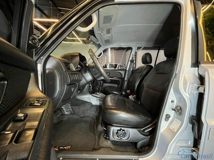 Batatais Veículos | Pajero Mitsubishi Pajero TR4 2.0/ 2.0 Flex 16V 4x4 Aut. - Prata - 2011 10/11 - foto 8