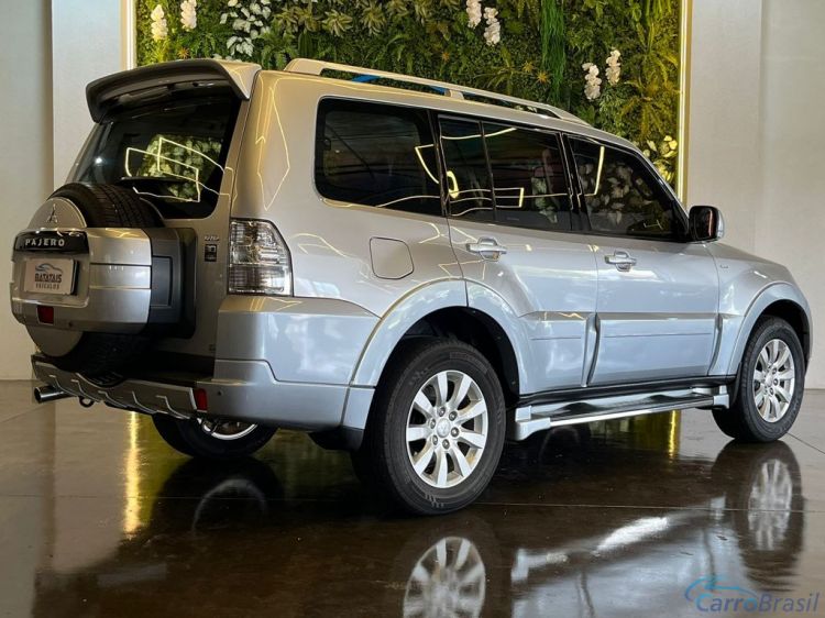 Batatais Veículos | Pajero Mitsubishi Pajero HPE Full 3.2 4x4 T.I.Dies. 5p Aut - Prata - 2011 11/11 - foto 4