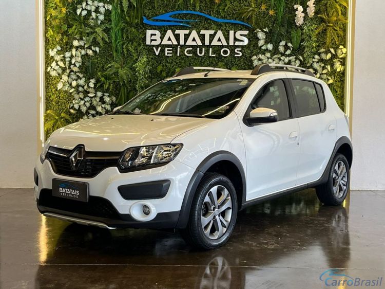 Batatais Veículos | Sandero Renault SANDERO STEPWAY Dynamiq. Flex 1.6 16V 5p - Branco - 2018 17/18 - foto 1