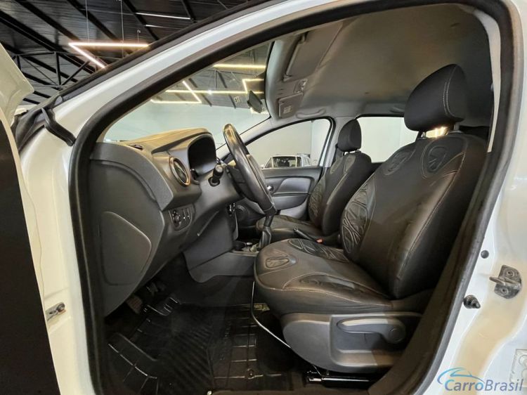 Batatais Veículos | Sandero Renault SANDERO STEPWAY Dynamiq. Flex 1.6 16V 5p - Branco - 2018 17/18 - foto 8