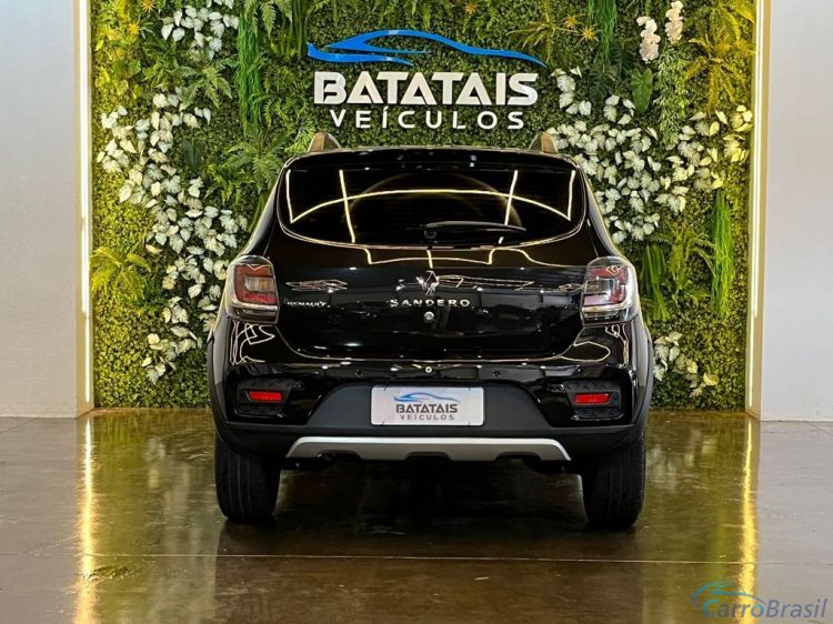 Batatais Veículos | Sandero Renault SANDERO STEPWAY Hi-Power 1.6 8V 5p - Preto - 2015 15/15 - foto 4