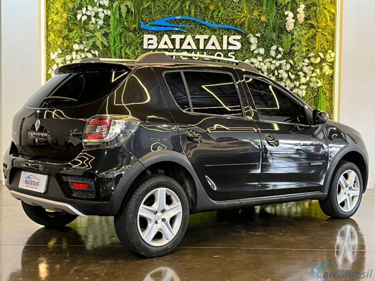 Batatais Veículos | Sandero Renault SANDERO STEPWAY Hi-Power 1.6 8V 5p - Preto - 2015 15/15 - foto 5