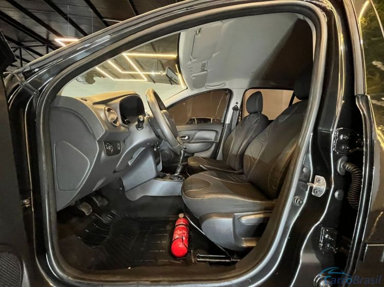 Batatais Veículos | Sandero Renault SANDERO STEPWAY Hi-Power 1.6 8V 5p - Preto - 2015 15/15 - foto 8