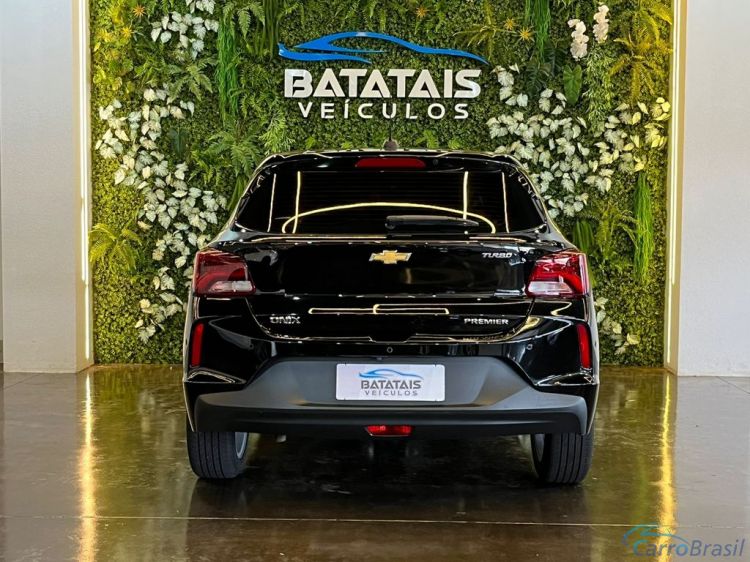 Batatais Veículos | Onix Chevrolet ONIX HATCH PREM. 1.0 12V TB Flex 5p Aut. - Preto - 2020 20/20 - foto 5