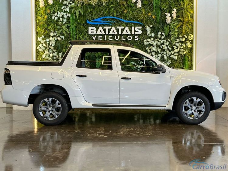 Batatais Veículos | Duster Oroch Renault OROCH Intense 1.6 Flex 16V Mec. - Branco - 2024 23/24 - foto 6