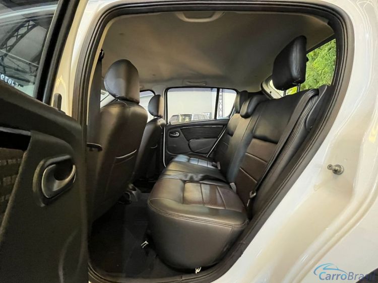 Batatais Veículos | Sandero Renault SANDERO Privilège Hi-Flex 1.6 16V 5p Aut - Branco - 2014 13/14 - foto 10