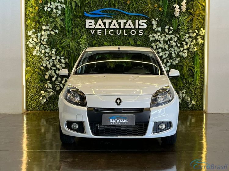 Batatais Veículos | Sandero Renault SANDERO Privilège Hi-Flex 1.6 16V 5p Aut - Branco - 2014 13/14 - foto 2