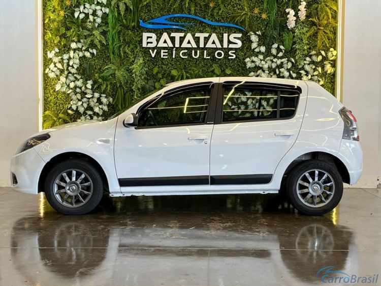 Batatais Veículos | Sandero Renault SANDERO Privilège Hi-Flex 1.6 16V 5p Aut - Branco - 2014 13/14 - foto 3