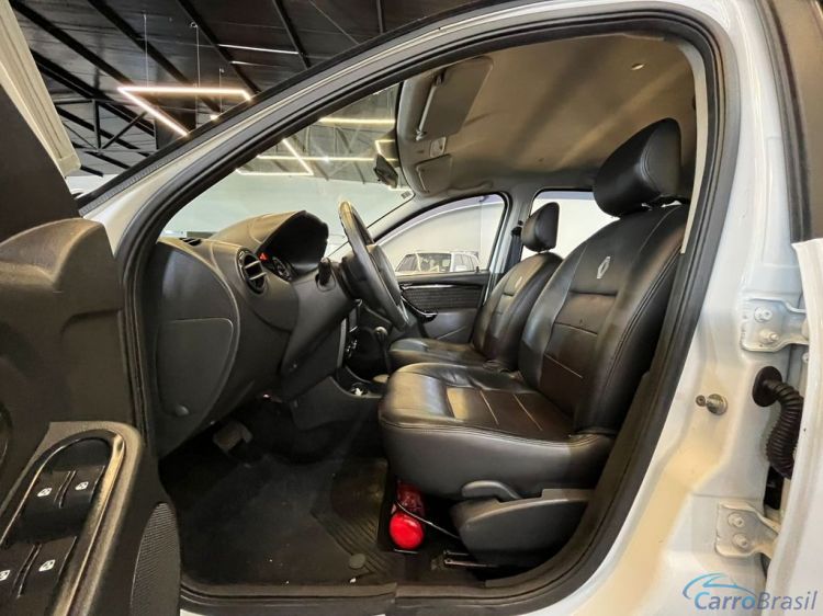 Batatais Veículos | Sandero Renault SANDERO Privilège Hi-Flex 1.6 16V 5p Aut - Branco - 2014 13/14 - foto 8