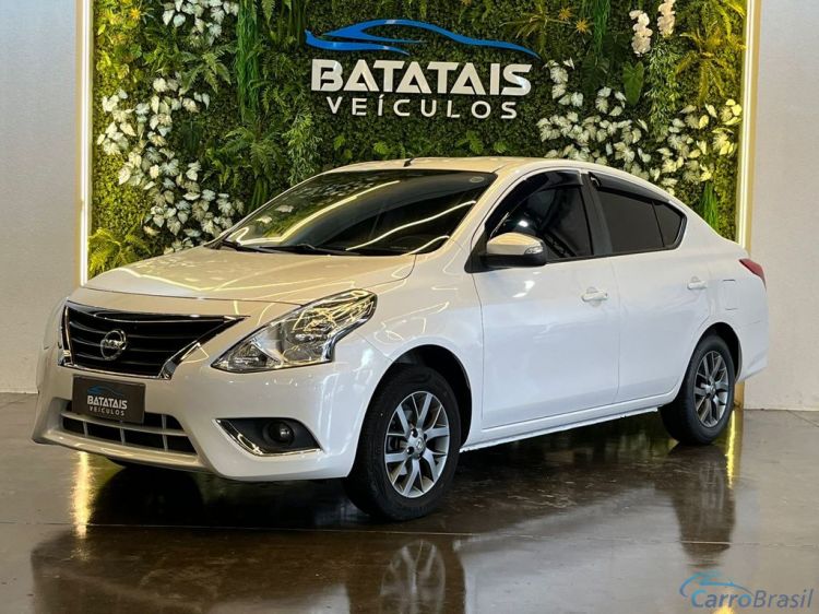 Batatais Veículos | Versa Nissan VERSA SV 1.6 16V FlexStart 4p Mec. - Branco - 2020 19/20 - foto 1