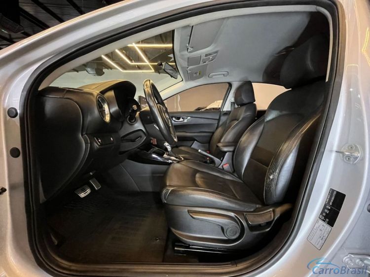 Batatais Veículos | Cerato Kia Motors Cerato EX 2.0 16V Flex Aut. - Prata - 2020 19/20 - foto 8