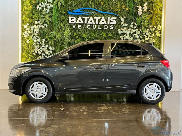 Batatais Veículos | Onix Chevrolet ONIX HATCH Joy 1.0 8V Flex 5p Mec. - Cinza - 2017 16/17 - foto 3