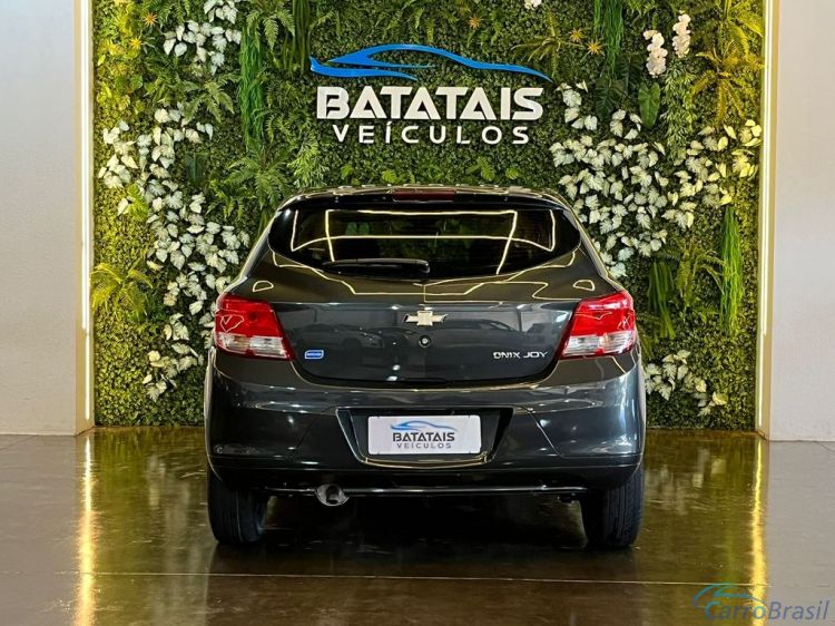 Batatais Veículos | Onix Chevrolet ONIX HATCH Joy 1.0 8V Flex 5p Mec. - Cinza - 2017 16/17 - foto 5