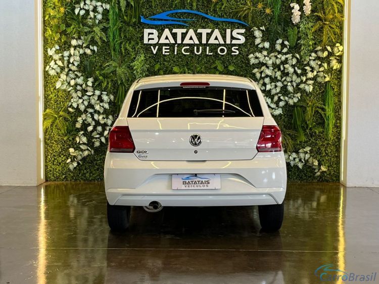Batatais Veículos | Gol VolksWagen Gol 1.0 Flex 12V 5p - Branco - 2023 22/23 - foto 5