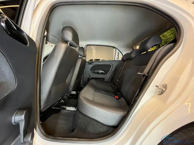 Batatais Veículos | Gol VolksWagen Gol 1.0 Flex 12V 5p - Branco - 2023 22/23 - foto 9
