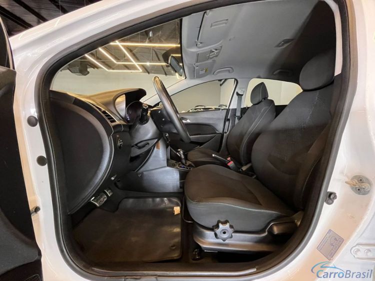 Batatais Veículos | HB 20 Hyundai HB20X Style 1.6 Flex 16V Aut. - Branco - 2016 15/16 - foto 8