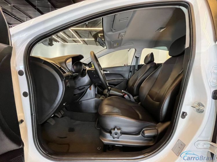 Batatais Veículos | HB 20 Hyundai HB20 Ocean 1.0 Flex 12V 5p Mec. - Branco - 2017 16/17 - foto 4