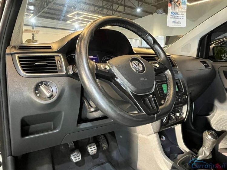 Batatais Veículos | Fox VolksWagen Fox Highline1.6 Flex 16V 5p - Branco - 2016 15/16 - foto 10