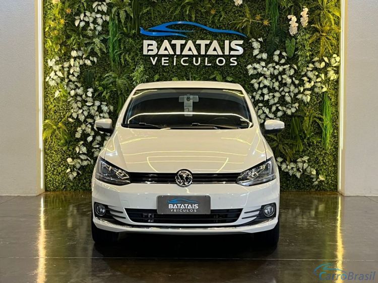 Batatais Veículos | Fox VolksWagen Fox Highline1.6 Flex 16V 5p - Branco - 2016 15/16 - foto 2