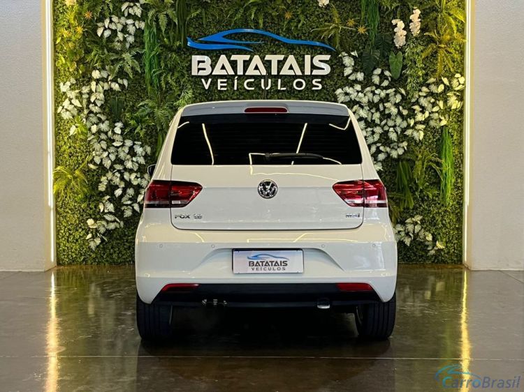 Batatais Veículos | Fox VolksWagen Fox Highline1.6 Flex 16V 5p - Branco - 2016 15/16 - foto 5