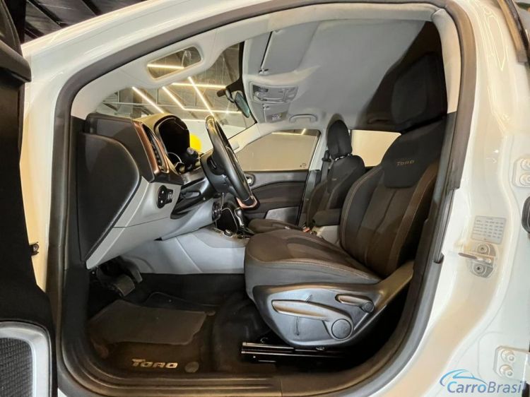 Batatais Veículos | Toro Fiat Toro Volcano 2.0 16V 4x4 TB Diesel Aut. - Branco - 2017 16/17 - foto 8