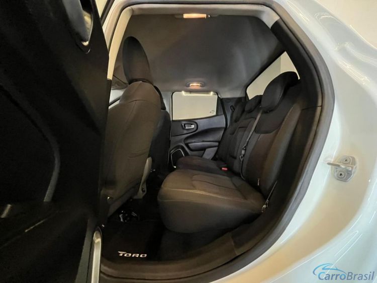 Batatais Veículos | Toro Fiat Toro Volcano 2.0 16V 4x4 TB Diesel Aut. - Branco - 2017 16/17 - foto 9