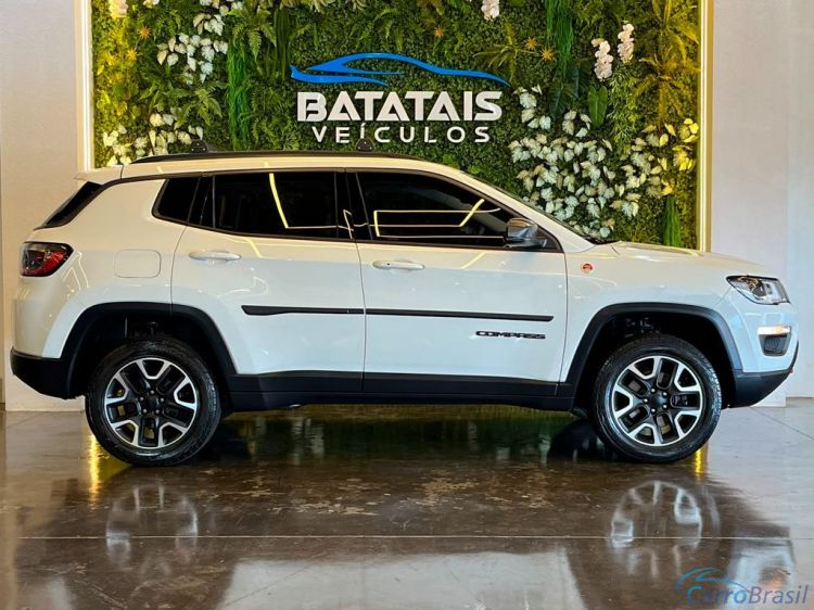 Batatais Veículos | Compass Jeep COMPASS TRAILHAWK 2.0 4x4 Dies. 16V Aut. - Branco - 2017 17/17 - foto 3