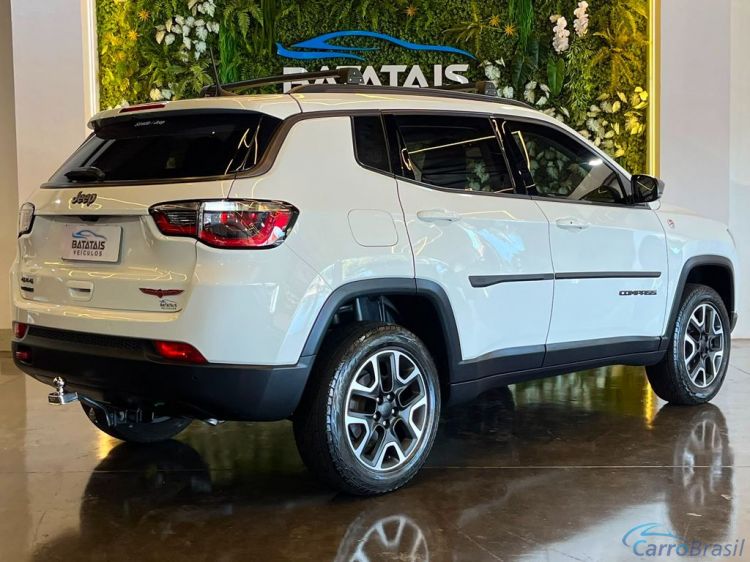 Batatais Veículos | Compass Jeep COMPASS TRAILHAWK 2.0 4x4 Dies. 16V Aut. - Branco - 2017 17/17 - foto 4