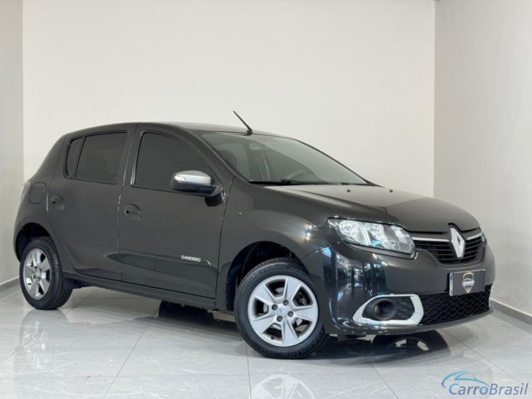 Edgiro Veículos | Sandero 17/17 - foto 4