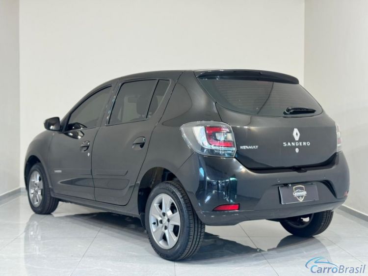 Edgiro Veículos | Sandero 17/17 - foto 5