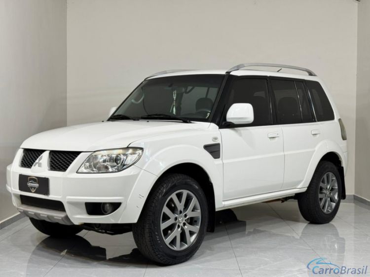 Edgiro Veículos | Pajero 13/14 - foto 2