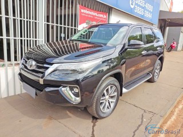 Mais detalhes do Toyota Hilux SW4 2.8 SRX 4x4 AUTOMTICA 4P 7 LUGARES Diesel