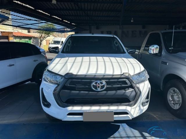 Mais detalhes do Toyota Hilux SR 4P.  Diesel