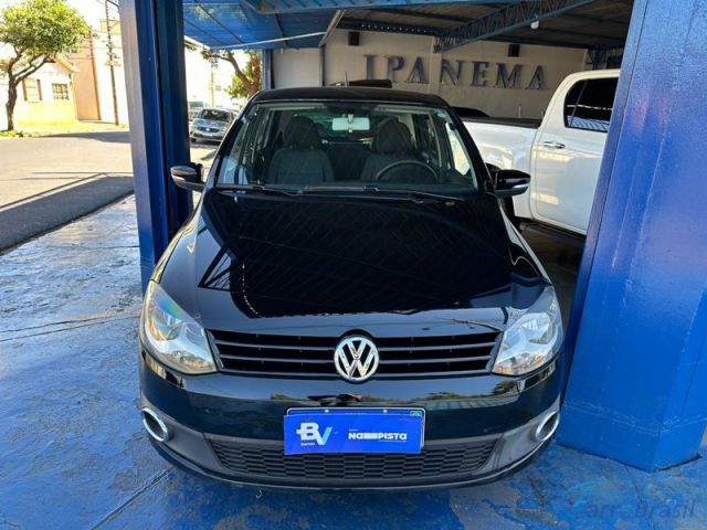 Mais detalhes do Volkswagen Fox 4P.  
